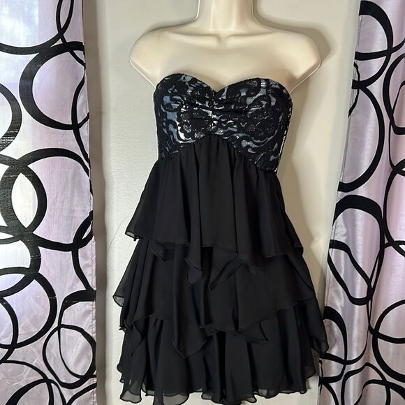Teeze Me lace bustier dress with asymmetrical layers size 5 - Picture 1 of 13